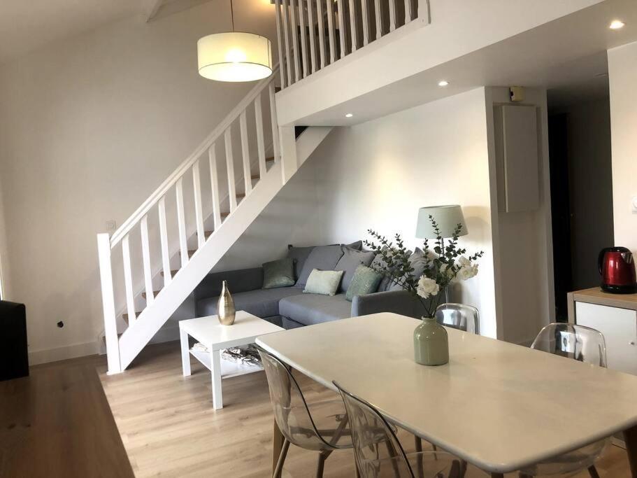 Le Petit Cote Ouest - Appt Dans Les Pins Pres De La Plage 莱萨布勒-多洛讷 外观 照片