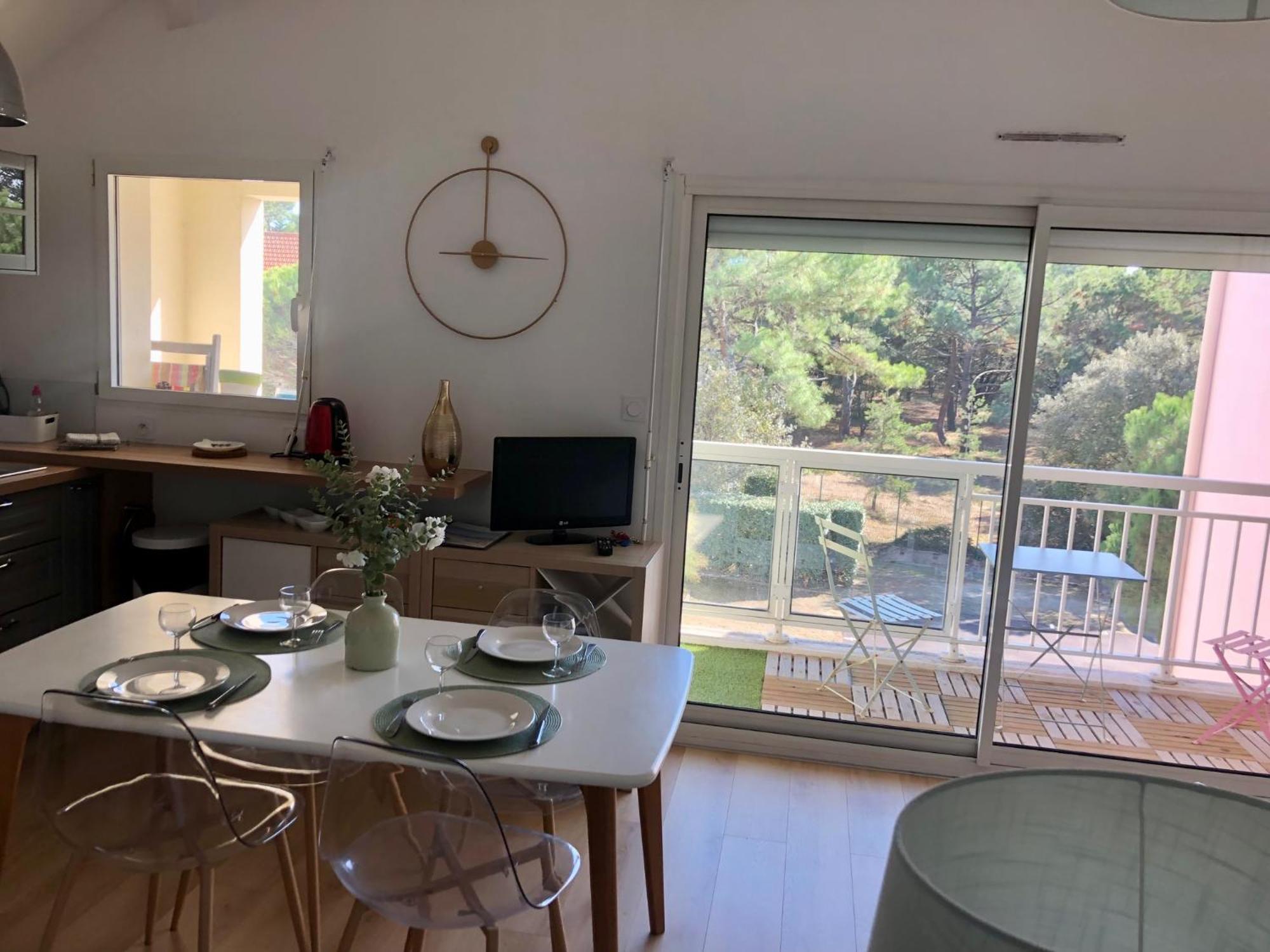 Le Petit Cote Ouest - Appt Dans Les Pins Pres De La Plage 莱萨布勒-多洛讷 外观 照片