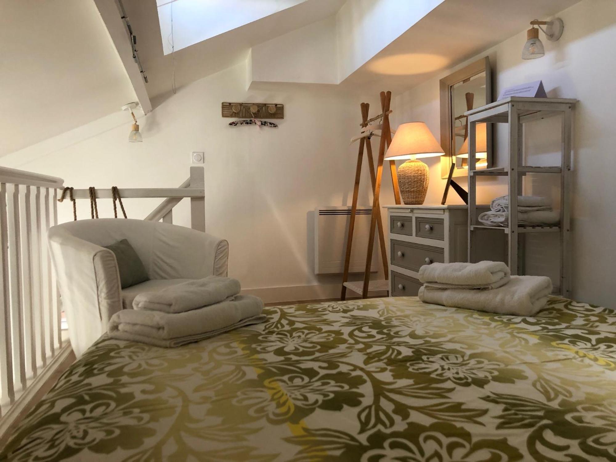 Le Petit Cote Ouest - Appt Dans Les Pins Pres De La Plage 莱萨布勒-多洛讷 外观 照片